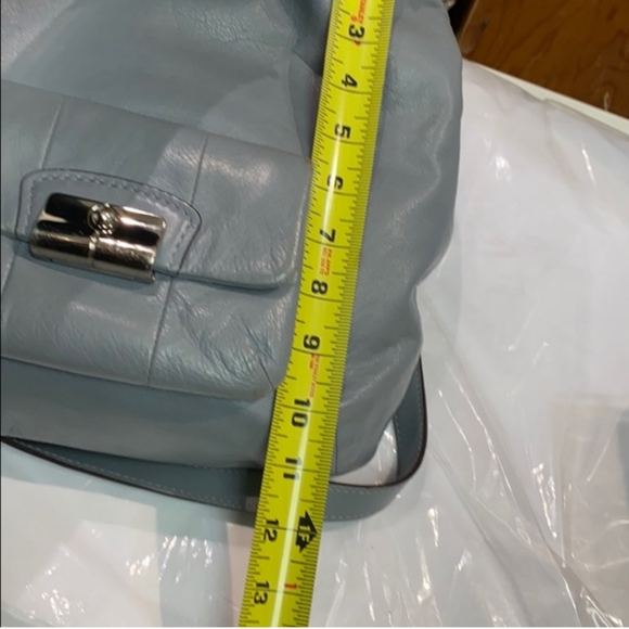 ✅✅ SOLD ✅✅ Coach Hobo/Shoulder Bag comes w/strap - Picture 5 of 10